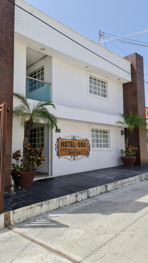 Dna Cancun Hotel Y Posada Esterno foto
